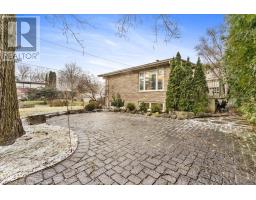 51 Blue Forest Drive, Toronto, ON M3H4W6 Photo 6