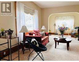 Living room - 30 Phipps Street, Fort Erie, ON L2A2V2 Photo 6