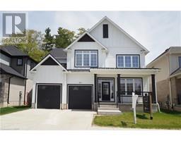 Full bathroom - 213 Fallowfield Drive, Kitchener, ON N2C2T7 Photo 2