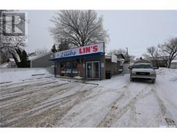 846 Athabasca Street E, Moose Jaw, SK S6H0M7 Photo 5