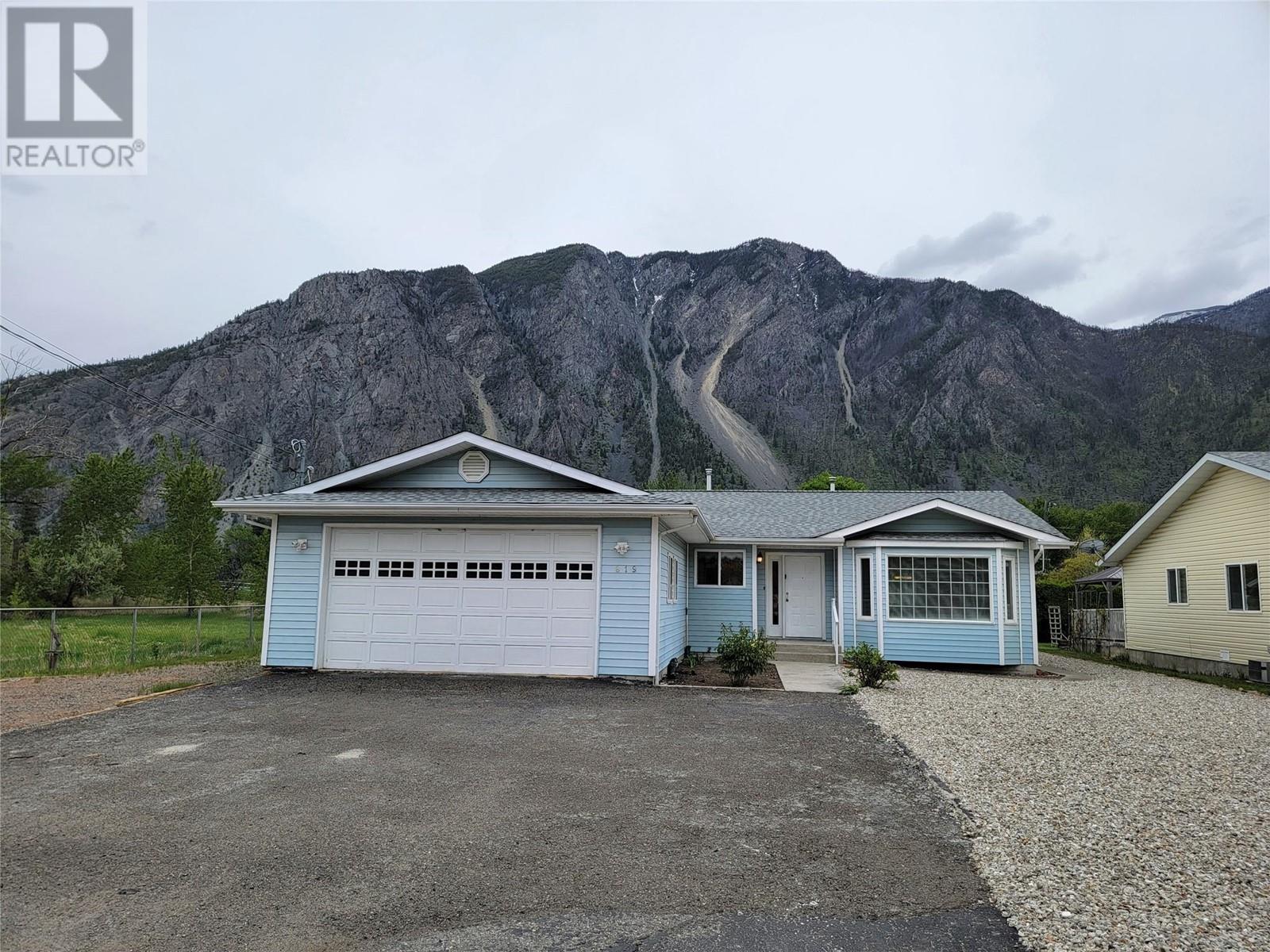 819 10th Avenue, Keremeos House For Sale MLS 10313396 Ovlix