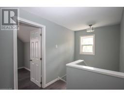 2pc Bathroom - 6056 Atlas Street, Niagara Falls, ON L2J1T1 Photo 7