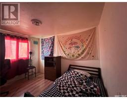 Bedroom - 1627 22nd Street W, Saskatoon, SK S7M0T2 Photo 5