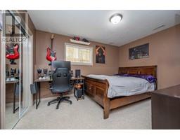 Bedroom - 9886 67 Avenue, Grande Prairie, AB T8W2T4 Photo 4