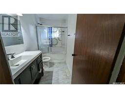 4pc Bathroom - 214 Central Avenue, Saskatoon, SK S7N2E7 Photo 7