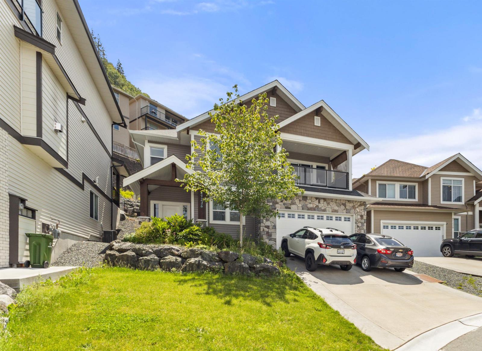 47226 Vista Place, Chilliwack House For Sale MLS r2895293 Ovlix