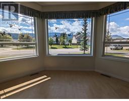 Living room - 1571 Sunny Point Drive, Smithers, BC V0J2N0 Photo 2