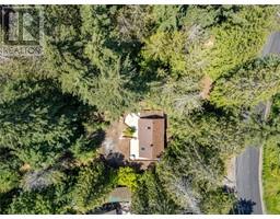 Laundry room - 47297 Schooner Way, Pender Island, BC V0N2M0 Photo 6