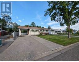 Kitchen - 2524 Vanier Drive, Prince George, BC V2N1T7 Photo 3