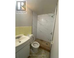 Bathroom - B 3 409 Huron Street, Toronto, ON M5S2G5 Photo 3