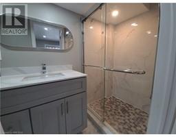 4pc Bathroom - 635 Blair Creek Drive, Kitchener, ON N2P0E7 Photo 5