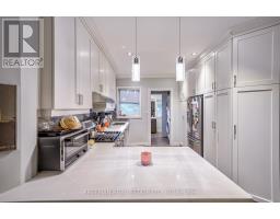 Kitchen - 20 Greensides Avenue, Toronto, ON M6G3P6 Photo 5