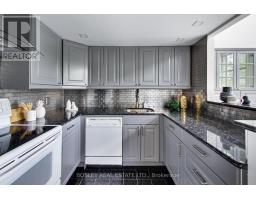 202 393 King Street E, Toronto, ON M5A1L3 Photo 7