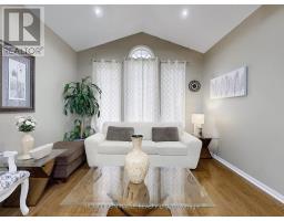 Dining room - 12 Bonavista Drive, Brampton, ON L6X0N2 Photo 3