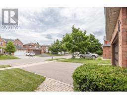 Kitchen - 34 Karen Court, Brampton, ON L6Y4J1 Photo 3