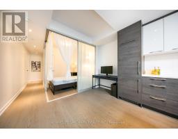 Living room - 3308 488 University Avenue, Toronto, ON M5G0C1 Photo 2