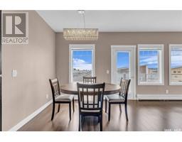 Living room - 301 714 Hart Road, Saskatoon, SK S7M1L2 Photo 4