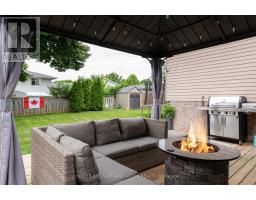 Kitchen - 68 Myrtleville Drive, Brantford, ON N3V1C4 Photo 5