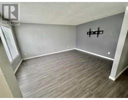 Bedroom - 2412 44 Street Se, Calgary, AB T2B1J6 Photo 6