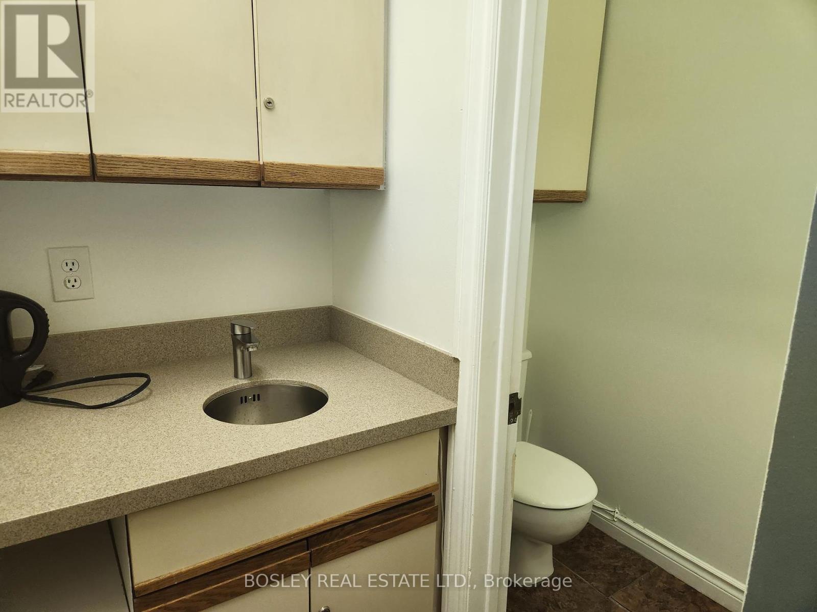 100 253 Danforth Avenue, Toronto, ON M4K1N2 Photo 8