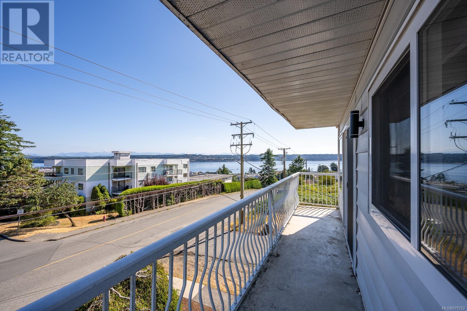 Kitchen - 202 501 9th Ave, Campbell River, BC V9W4B5 Photo 4