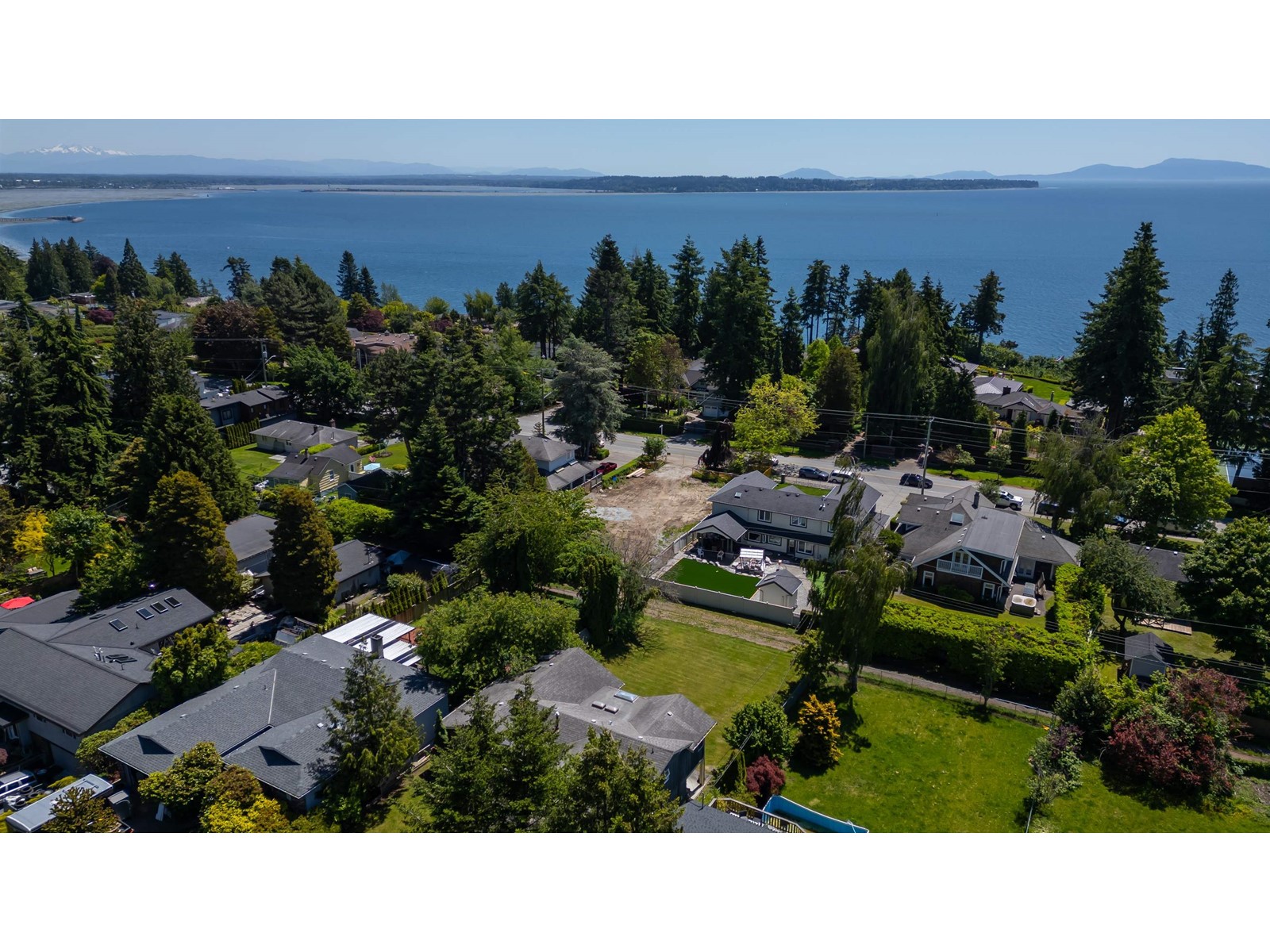 13881 Marine Drive, White Rock, BC V4B1A3 Photo 4