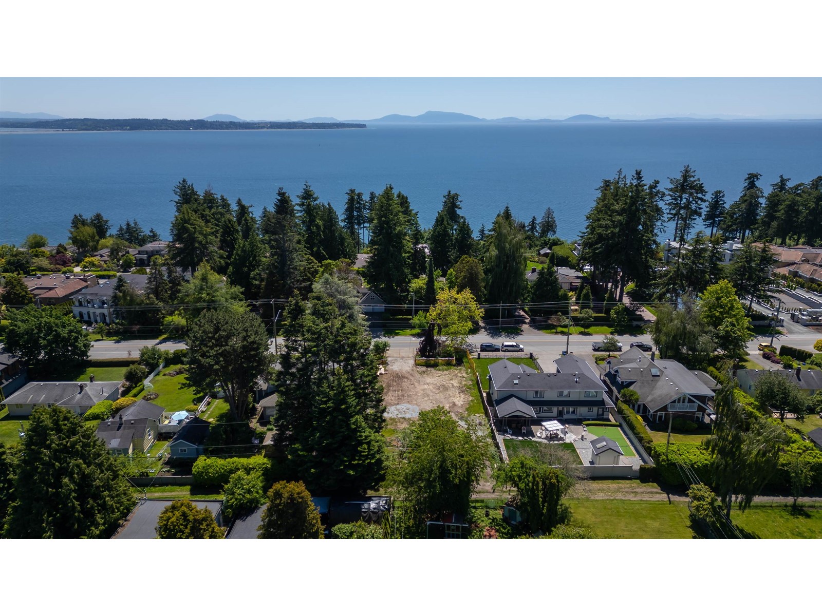 13881 Marine Drive, White Rock, BC V4B1A3 Photo 2