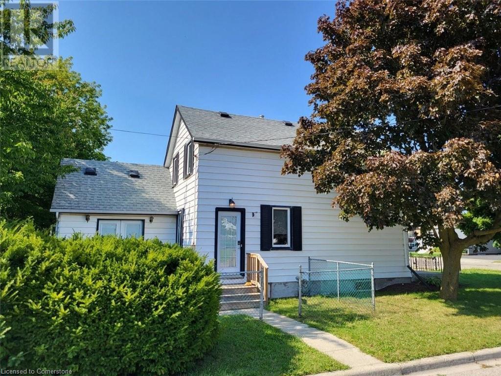 2pc Bathroom - 37 Elmwood Avenue, Cambridge, ON N1R4Y3 Photo 4