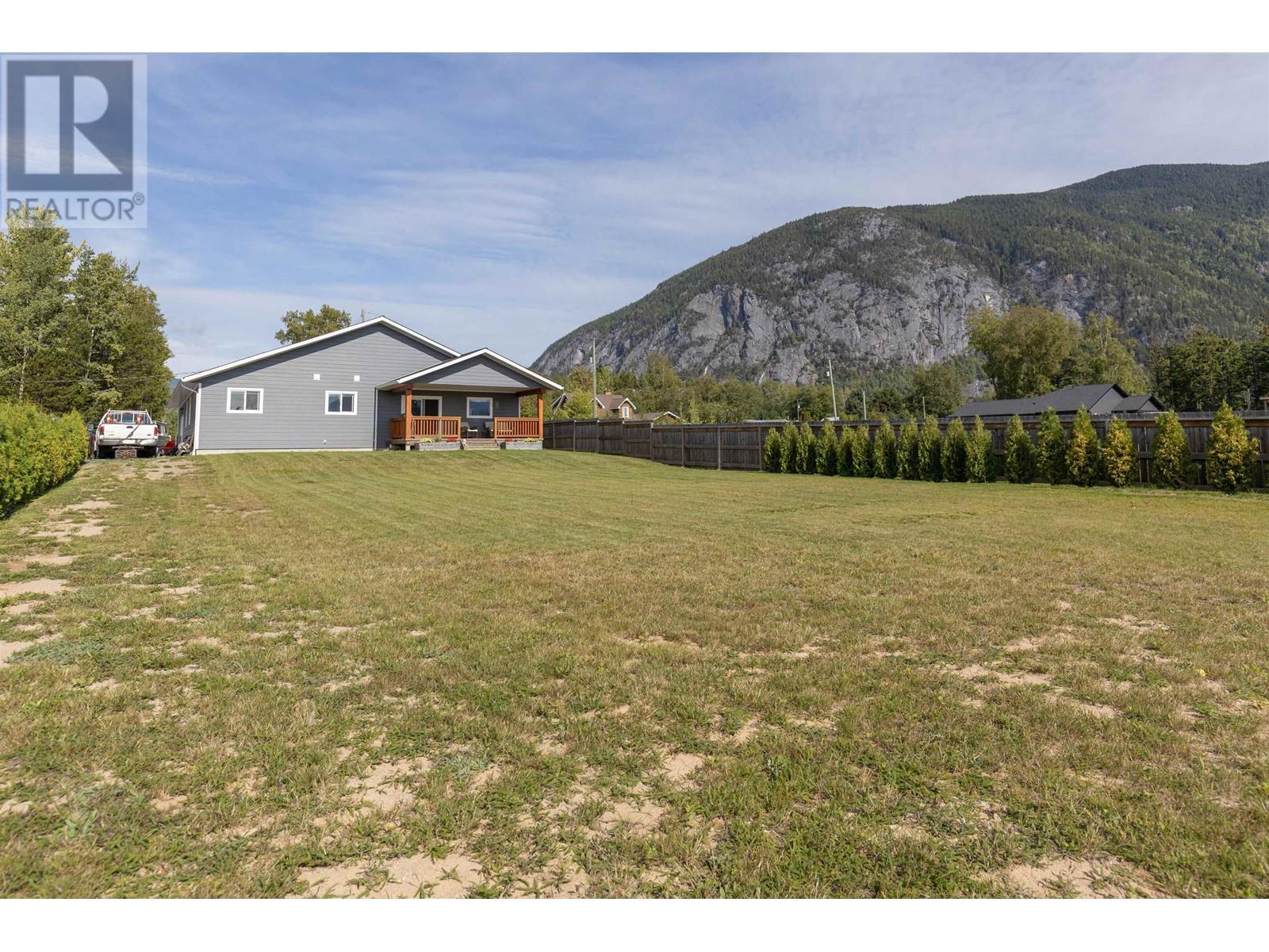 3569 Newell Avenue, Terrace, BC V8G5A7 Photo 18