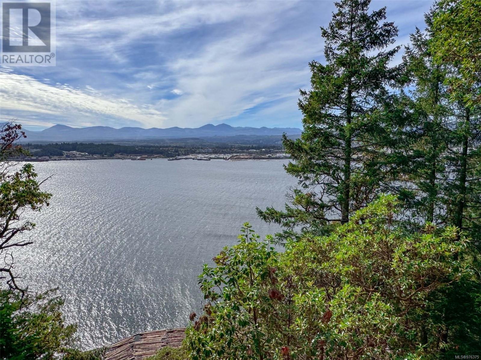 Pantry - 1322 Harrison Way, Gabriola Island, BC V0R1X2 Photo 3