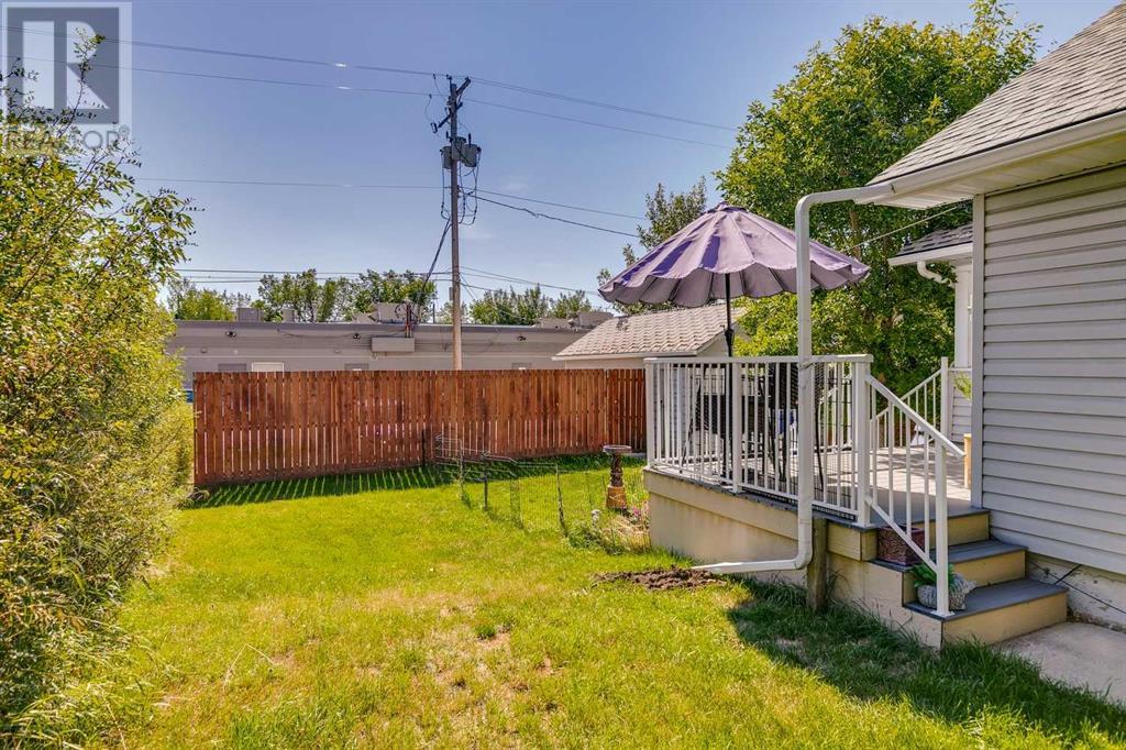 Living room - 109 Elma Street W, Okotoks, AB T1S1J9 Photo 1