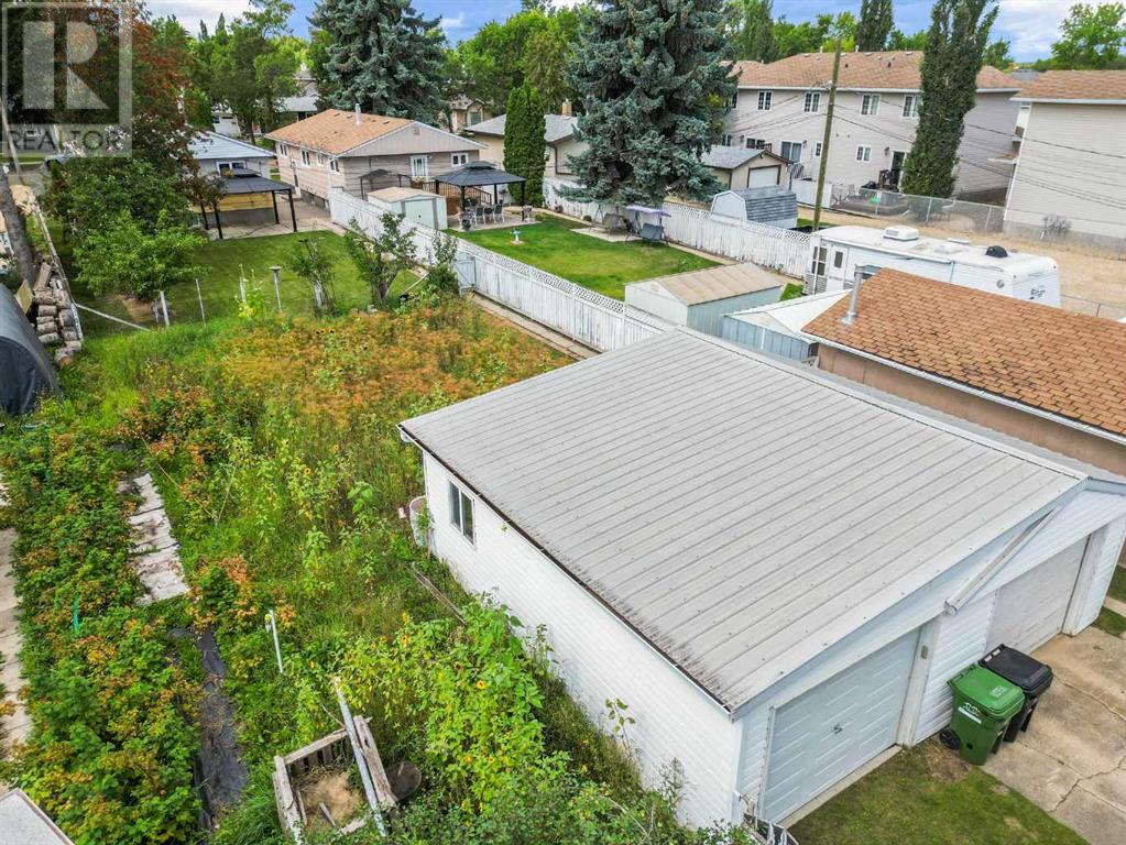 Kitchen - 5007 56 Street, Camrose, AB T4V2C8 Photo 3