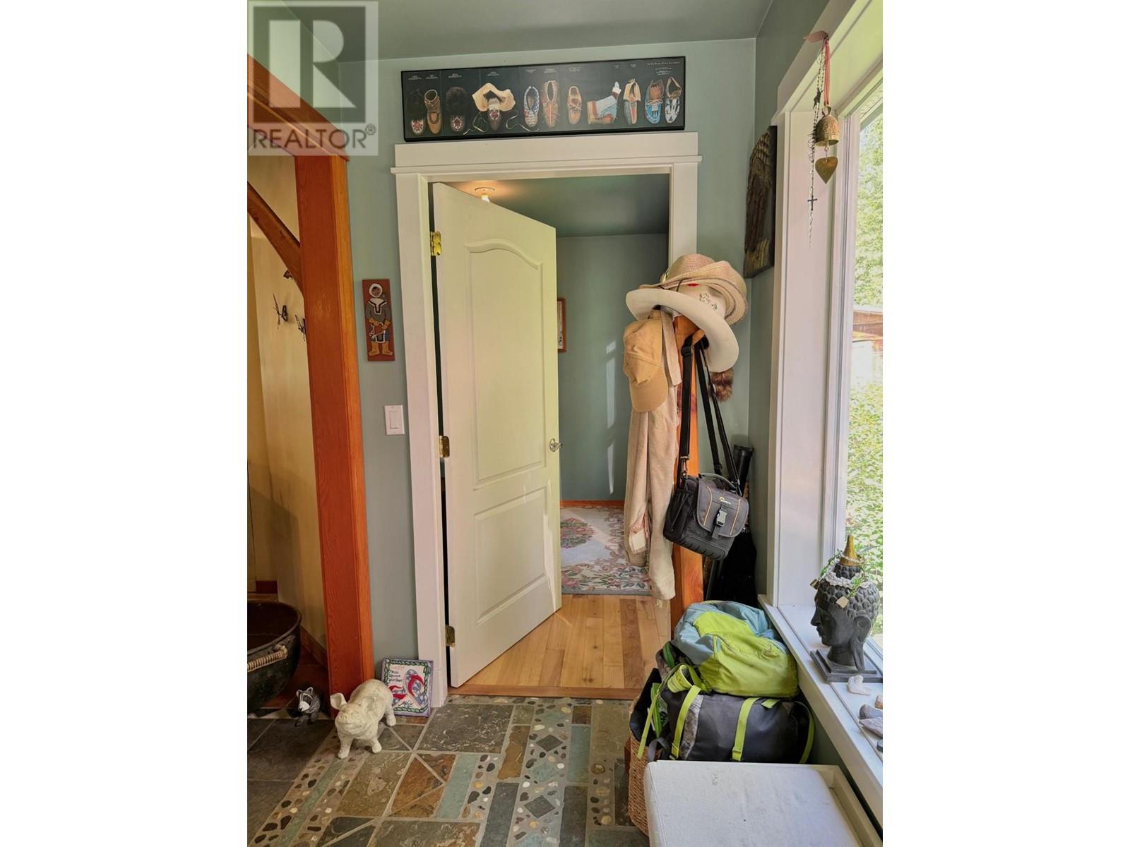 4pc Bathroom - 395 Boven Road, Nelson, BC V1L6J1 Photo 7