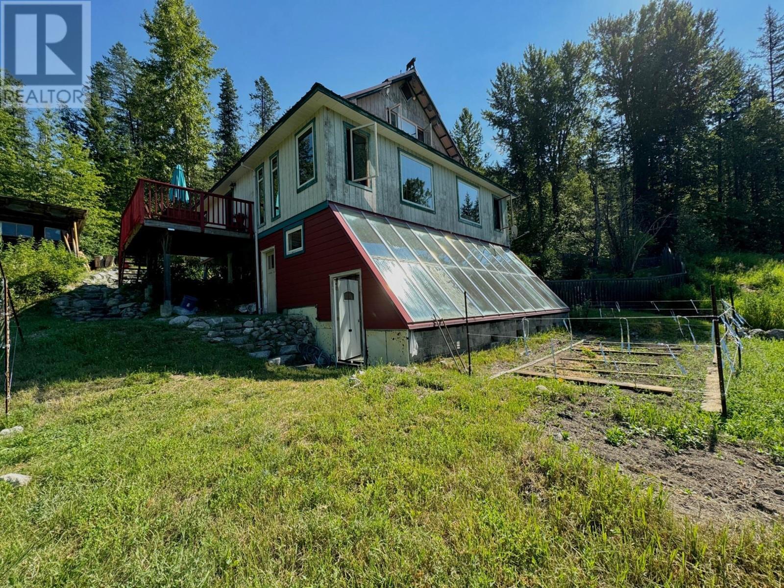 Kitchen - 395 Boven Road, Nelson, BC V1L6J1 Photo 4