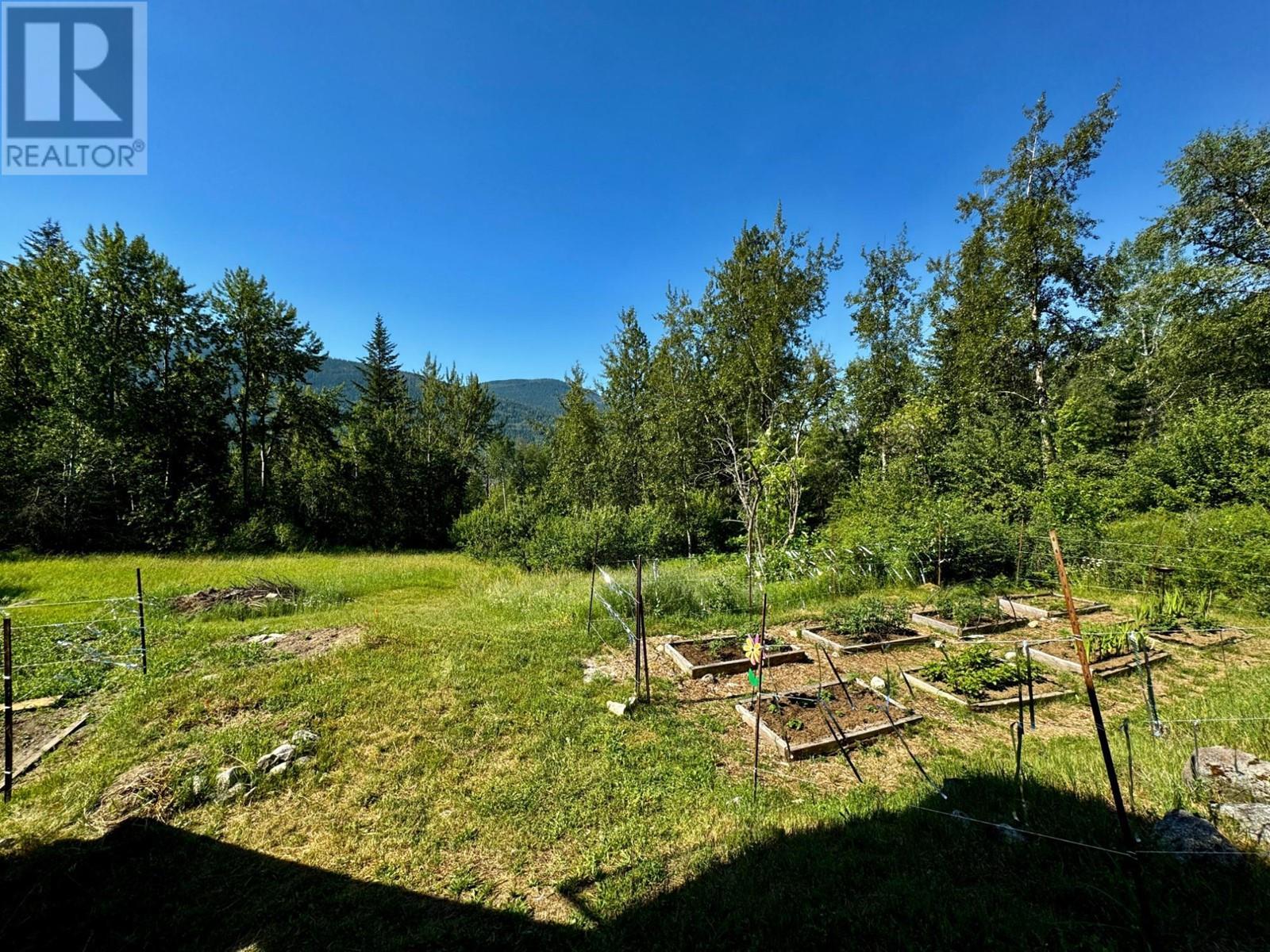 395 Boven Road, Nelson, BC V1L6J1 Photo 45