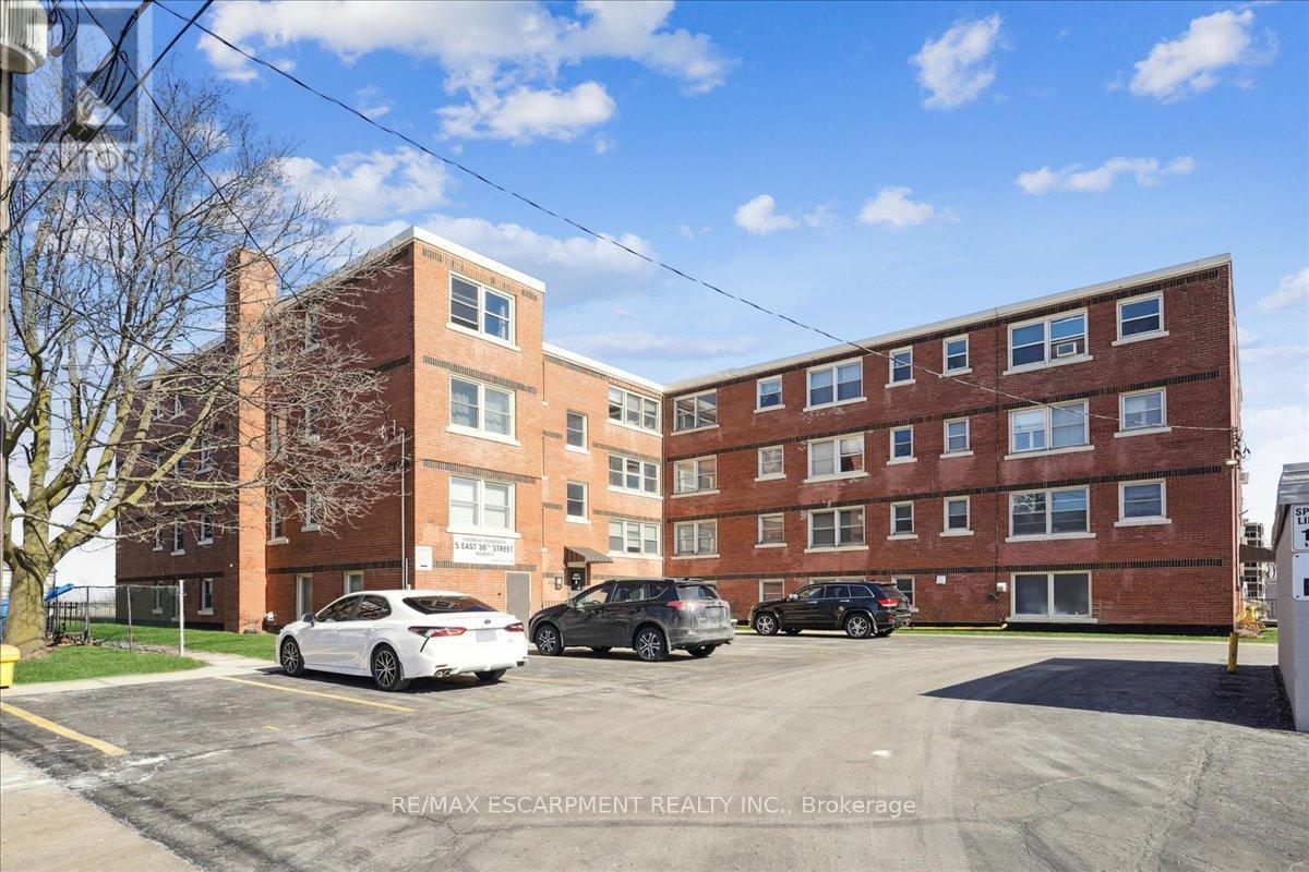 Kitchen - 3 A 5 East 36th Street, Hamilton, ON L8V3Y6 Photo 1