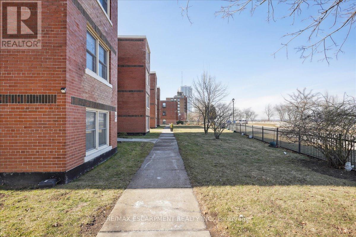 3 A 5 East 36th Street, Hamilton, ON L8V3Y6 Photo 34