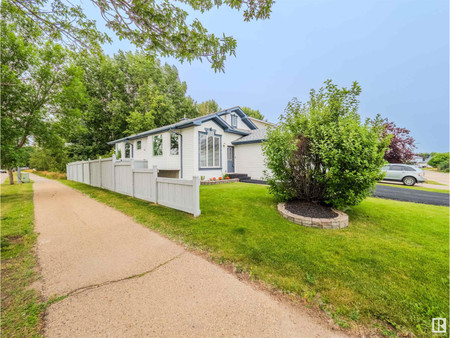 1 Ironwood Fairway Cl, Stony Plain