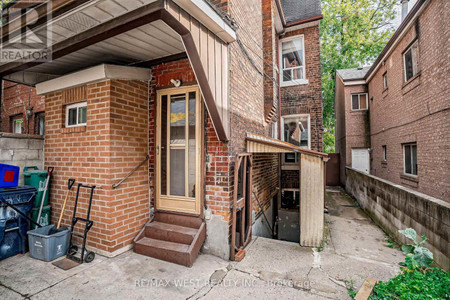 10 Afton Avenue, Toronto Little Portugal