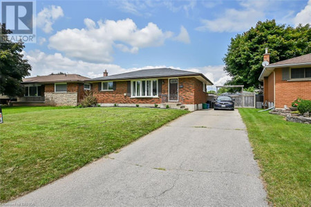 10 Pembroke Avenue, Brantford