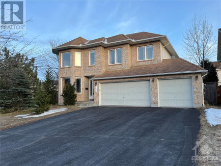 100 Muskego Crescent, Kanata