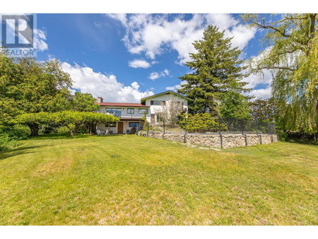 10011 Walters Road, Summerland