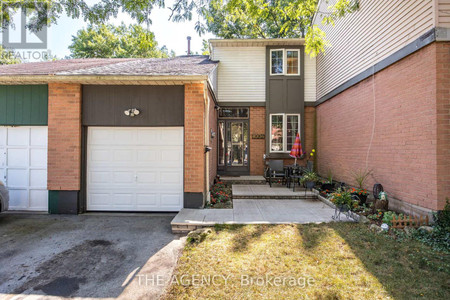 1004 Elizabeth Place, Oakville Iroquois Ridge South