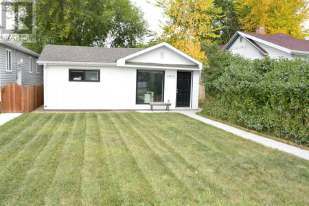 10114 106 Avenue, Peace River