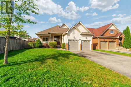 1025 Trail Valley Drive, Oshawa Pinecrest