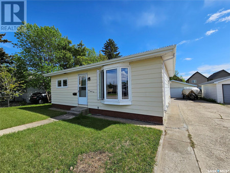 1031 Montgomery Street, Moose Jaw