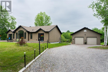 1033 Evansville Drive, Sturgeon Falls