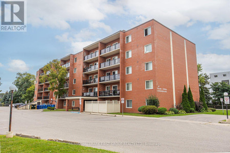 104 131 Taunton Road E, Oshawa Centennial