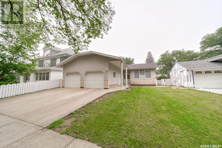 1048 5th Avenue Nw, Moose Jaw