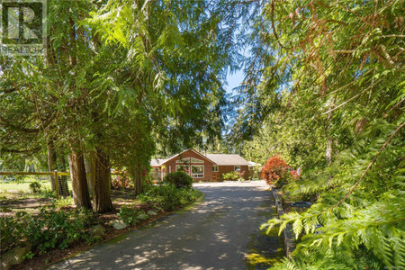 1050 Mclaughlin Pl, Qualicum Beach